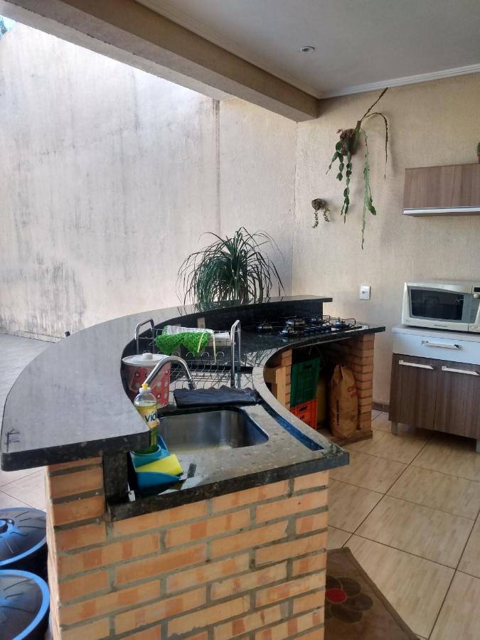 Edicula Com Um Quarto Banheiro E Piscina E Lazer Foz do Iguaçu Buitenkant foto